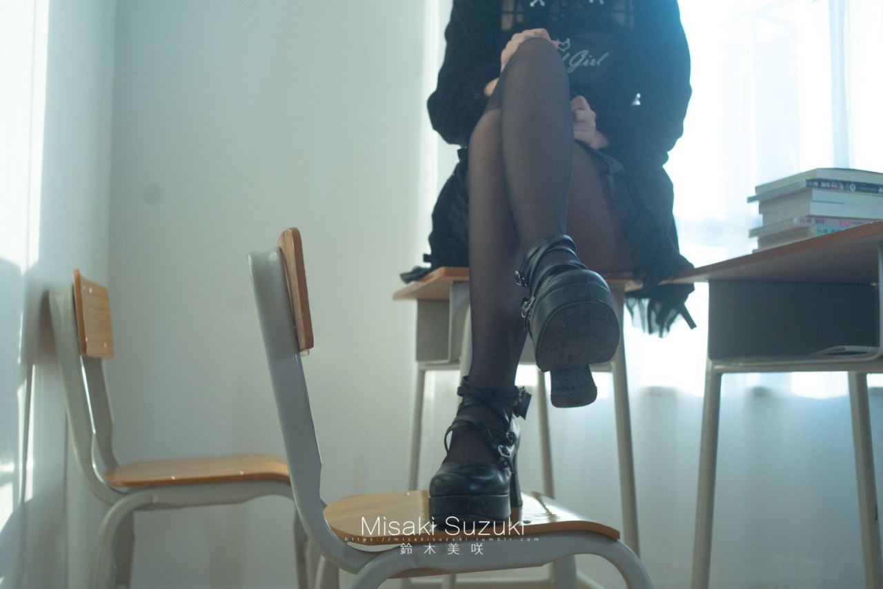 图库-鈴木美咲福利 悄悄靠近的小惡魔 - Young girl in classroom - (38P)